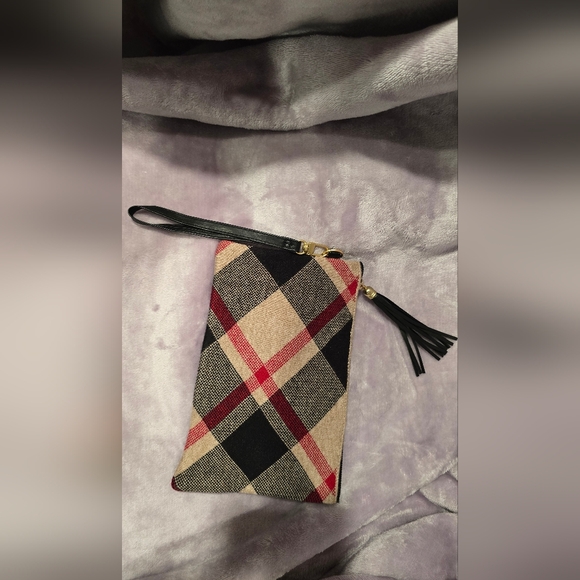 None Handbags - Elegant Plaid Wristlet Clutch
